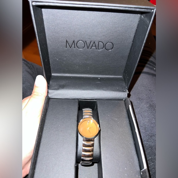 Movado Sapphire Silver Mirror Dial Ladies Watch 0607213 - Picture 4 of 8